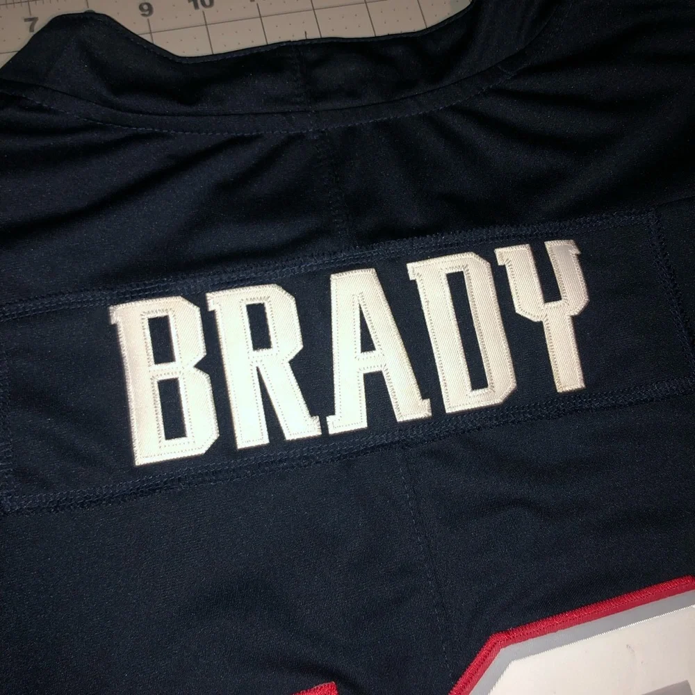 Tom Brady. New England Patriots NFL Jersey and New Era Beanie. Size XXL. - Picture 11 of 15